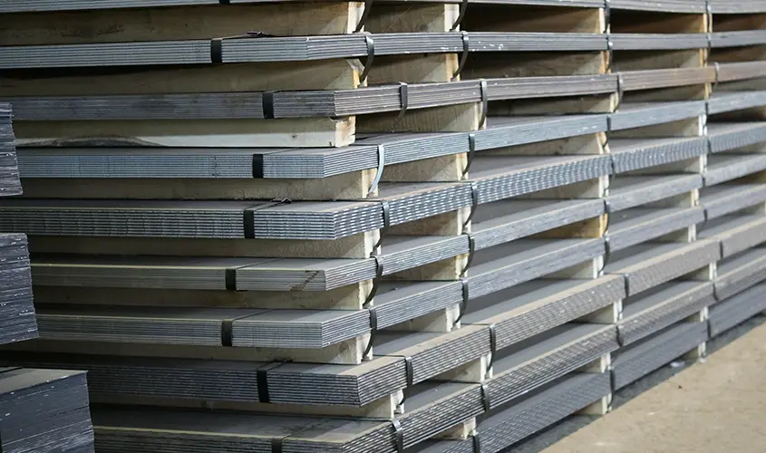 Almacén de acero cerca de Pallejà